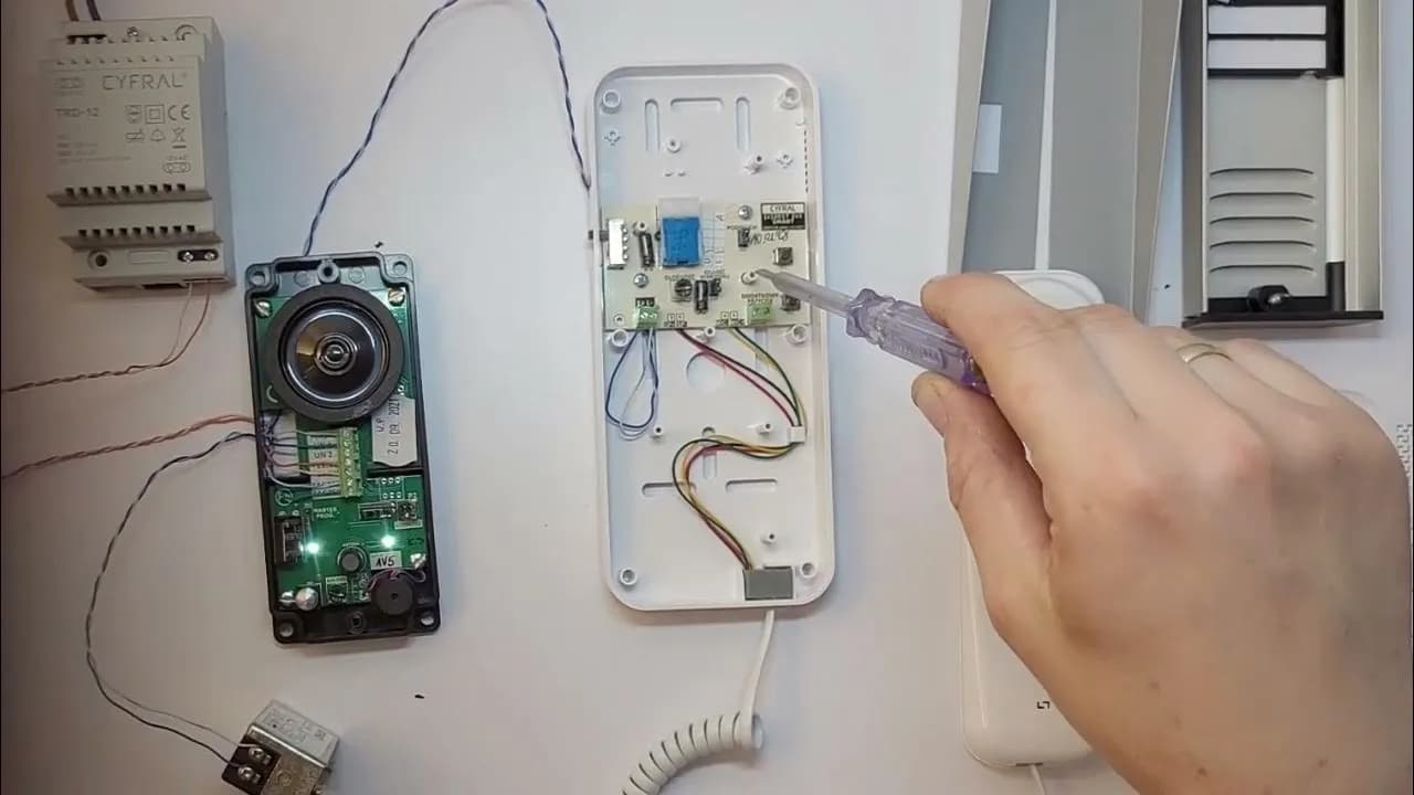 Jak podłączyć unifon do domofonu - uniknij najczęstszych błędów
