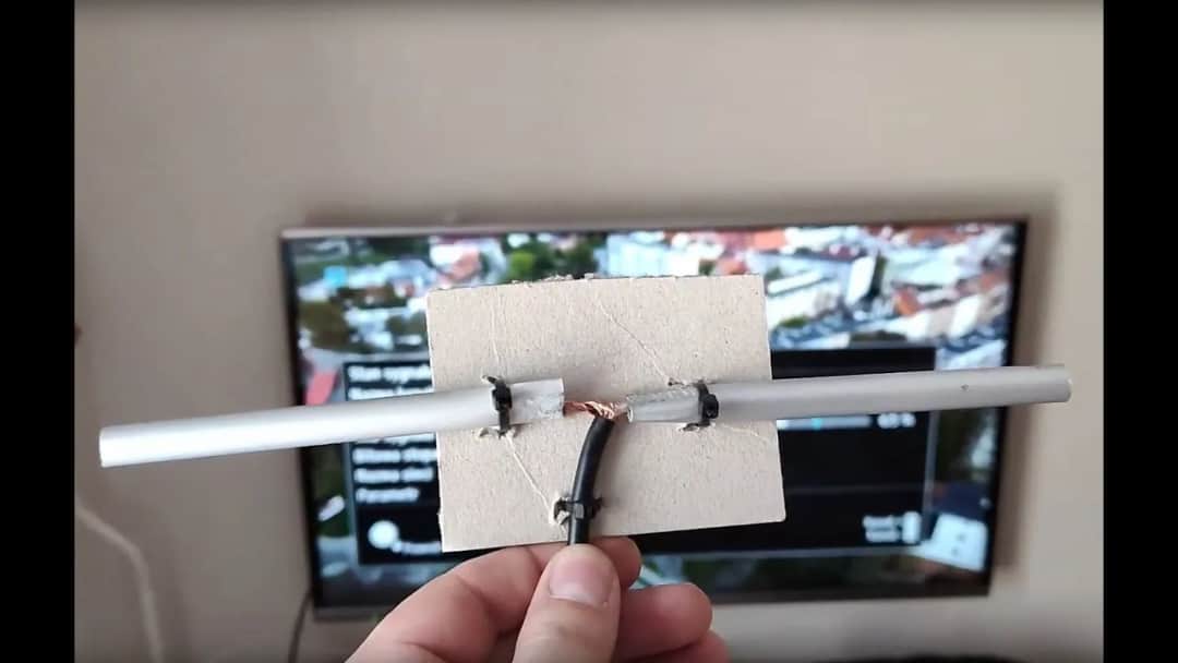 Jak zrobić antenę pokojową, aby uniknąć słabego sygnału telewizyjnego