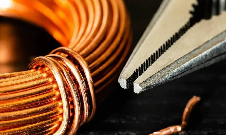 Jak zrobić antenę do radia z drutu, aby poprawić odbiór sygnału