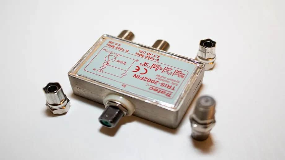 Jak podłączyć kabel od anteny do telewizora i uniknąć problemów z sygnałem