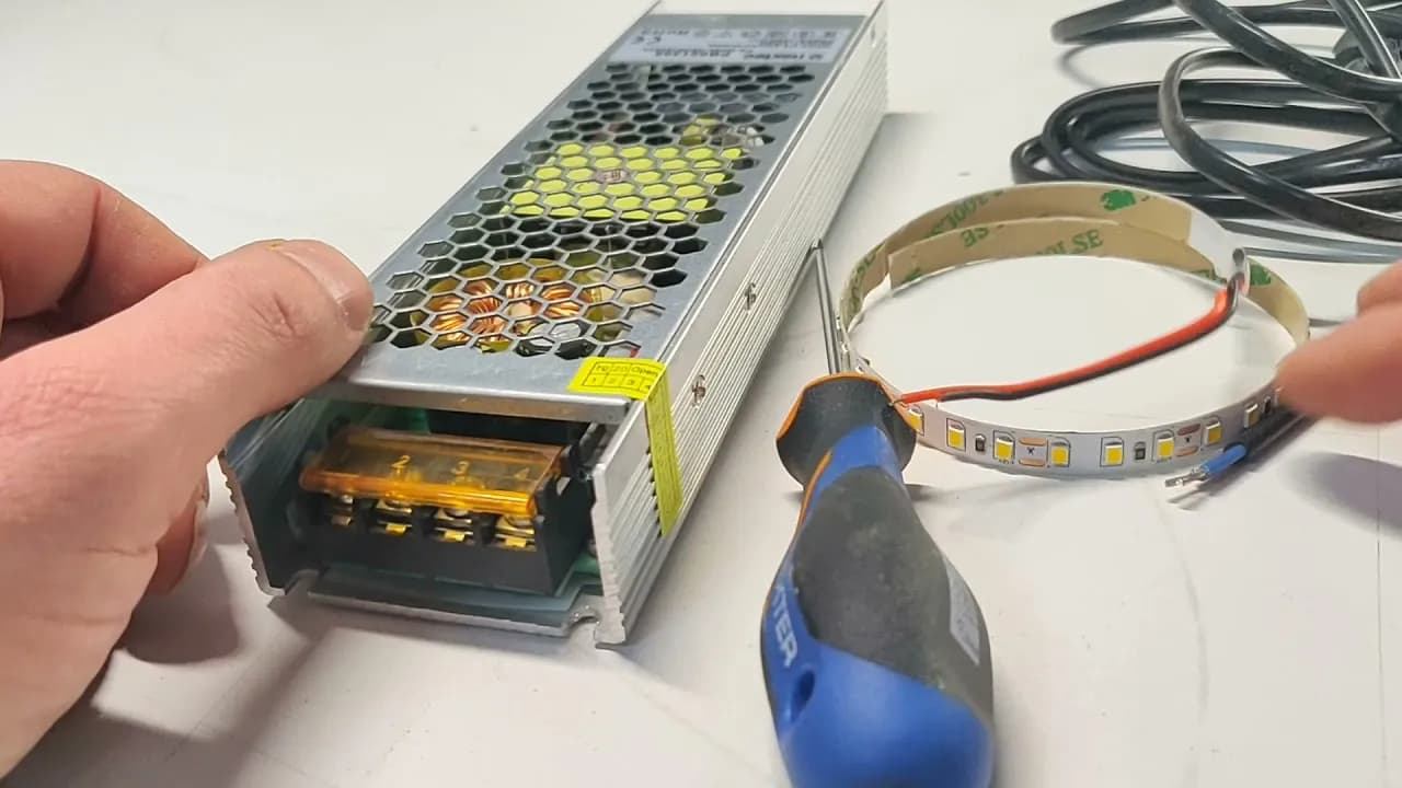 Jak podłączyć zasilacz modułowy - uniknij najczęstszych błędów