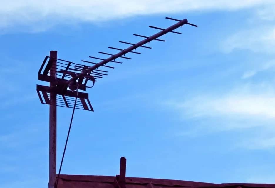 Jak antena do telewizji naziemnej może poprawić Twój odbiór sygnału