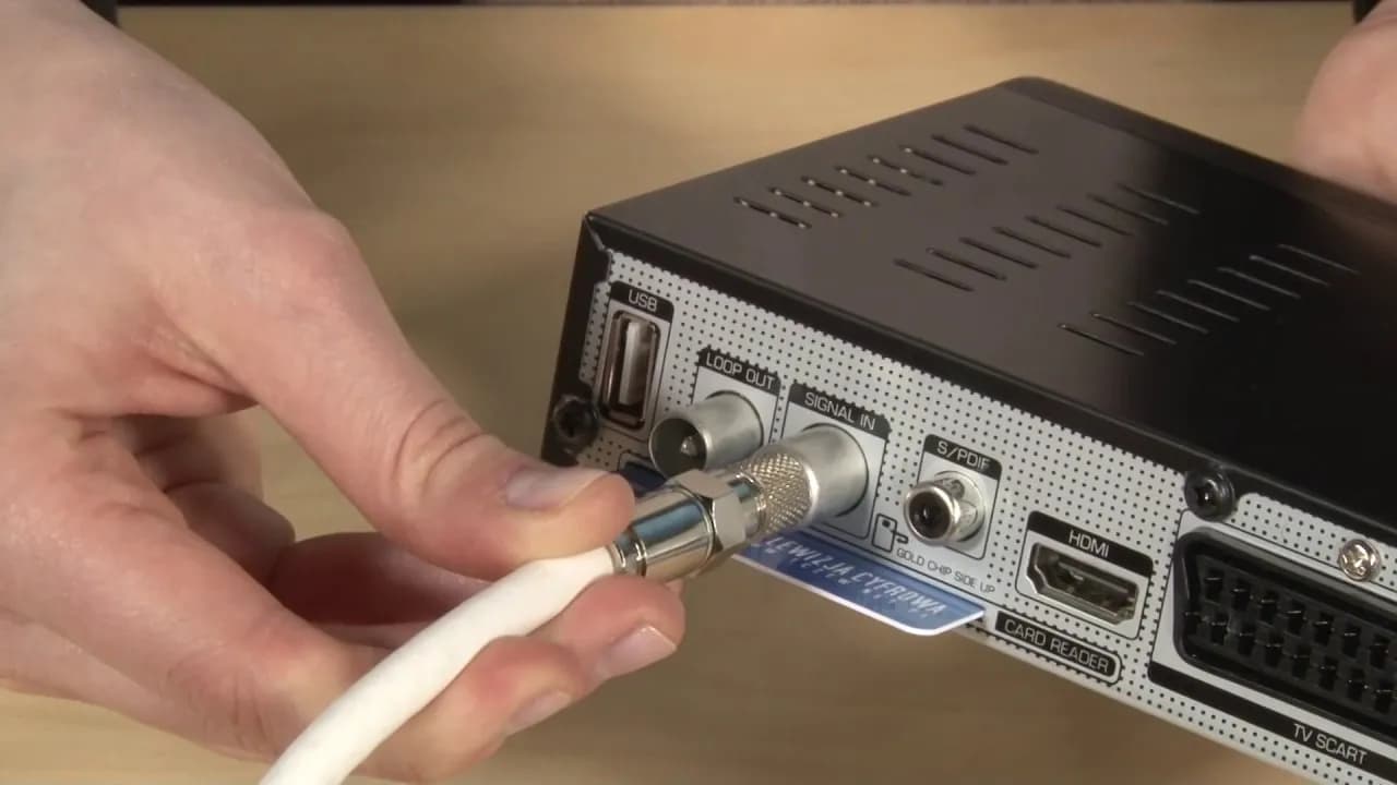 Jak podłączyć telewizor do gniazda antenowego i uniknąć problemów z sygnałem